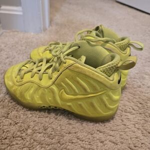 Boys posite sneakers Nike size 1